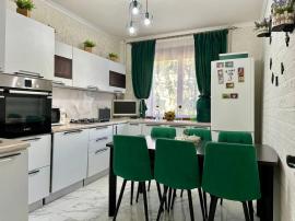 Квартиры, 4-комн., Оренбург